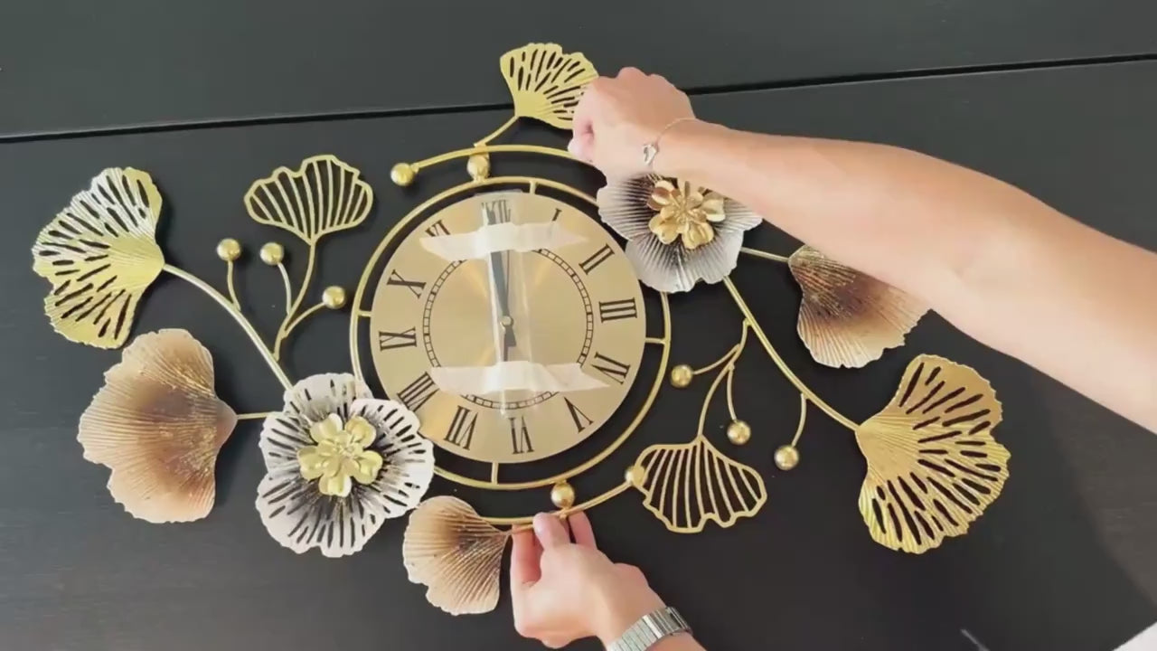 Large Metal Wall Clock – Silent Battery-Powered Clock with 2 Sets of Hands for Living Room & Bedroom